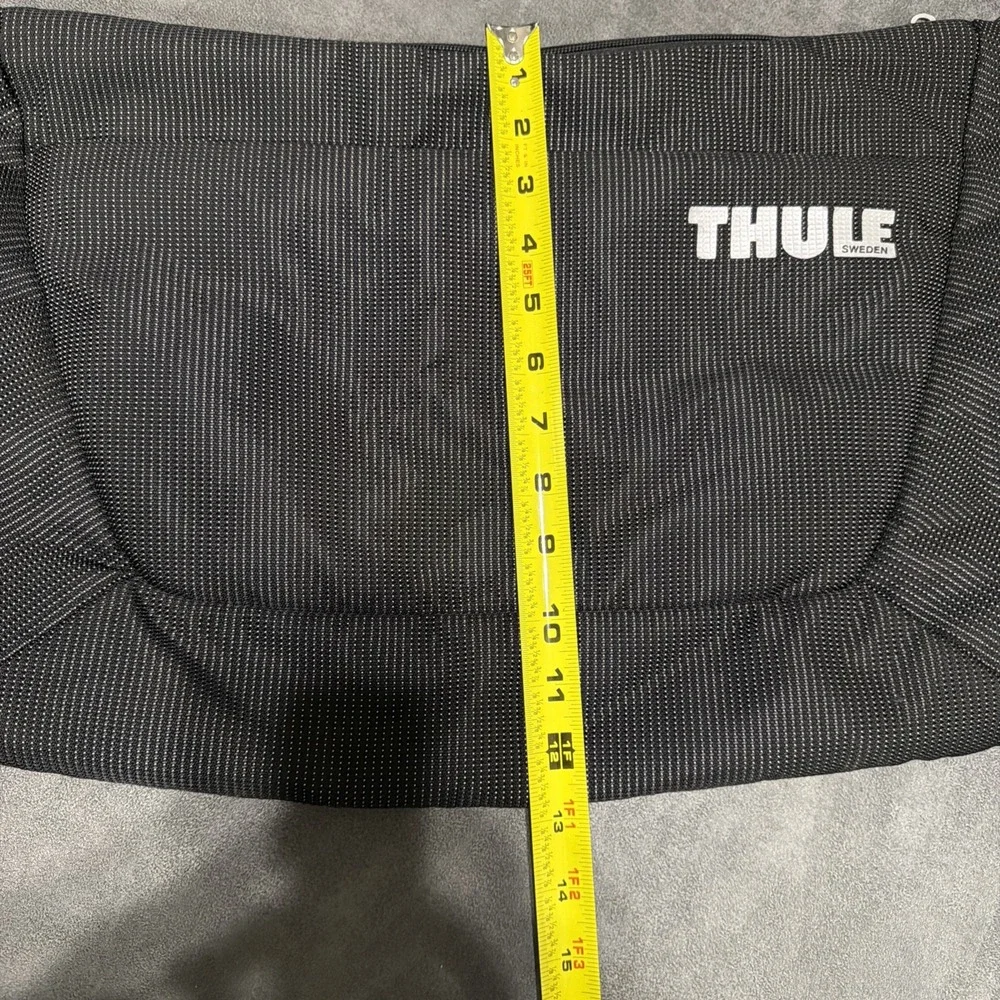 Thule Sling Dotted Black Messenger Bag Transit Work Laptop Crossbody